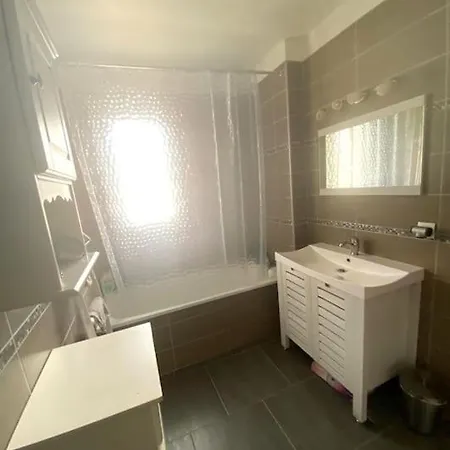 Holiday home Maison Pavillonnaire Entre Ocean Et Montagnes Basques *