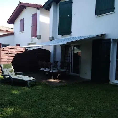 Holiday home Maison Pavillonnaire Entre Ocean Et Montagnes Basques *